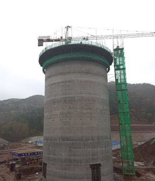 攻克施工難題 全力追趕超越