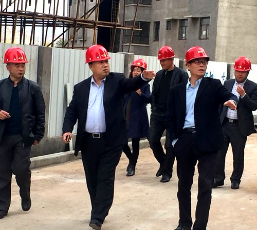 建設集團副總經理王寧一行視察神南華府項目