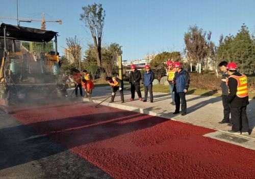 追趕超越,完成彩色路面工程,實現第一階段目標
