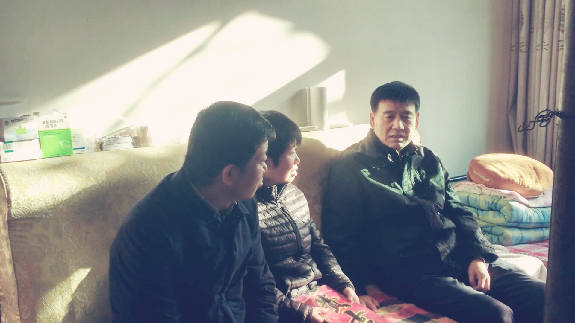 建設(shè)集團(tuán)聯(lián)合黨委副書記、紀(jì)委書記、工會主席侯本英一行慰問礦建三公司困難職工