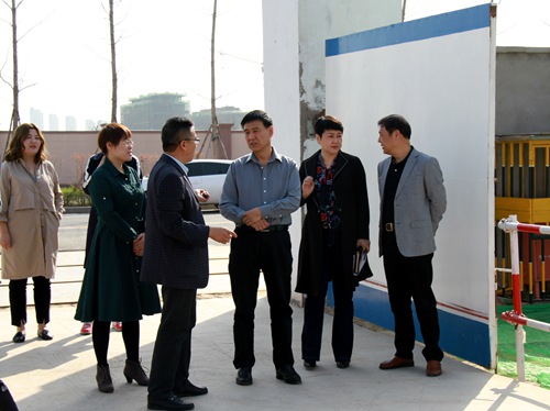 侯本英一行蒞臨大秦置業公司山水逸境項目檢查指導工作