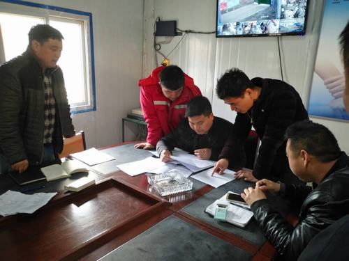 礦建二公司車村項(xiàng)目部提前完成四月生產(chǎn)任務(wù)