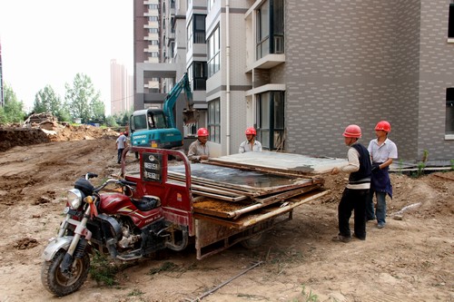 炎炎夏日,擋不住他們火一樣的工作熱情