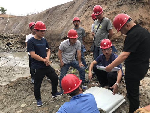 陜煤建設天工公司土建四部承建的神南華府26#住宅樓基槽順利驗收通過