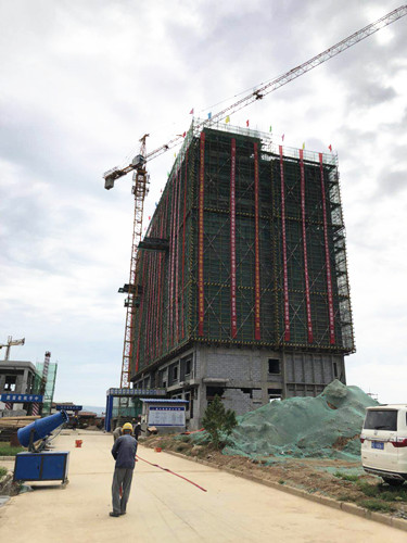 陜煤建設天工公司土建七部彬長鐵運公司辦公樓工程順利封頂