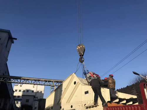 陜煤建設機電安裝公司黃陵建莊工地：“干完，大年三十回家！”