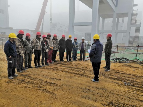 陜煤建設(shè)銅煤公司承建的曹家灘礦井主廠房至矸石倉、主廠房至煤泥卸載點(diǎn)帶式輸送機(jī)棧橋工程順利吊裝