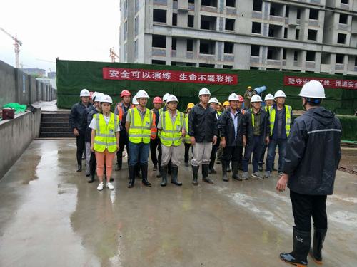 陜煤建設銅煤公司第十五項目部舉行“雨季三防”應急演練