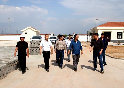 陜西靖神鐵路有限責(zé)任公司總經(jīng)理楊志光一行深入陜煤建設(shè)銅煤公司承建的靖神鐵路項目調(diào)研指導(dǎo)工作