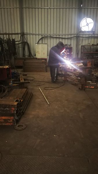 陜煤建設掘進公司：自行檢修設備為年后施工做足準備