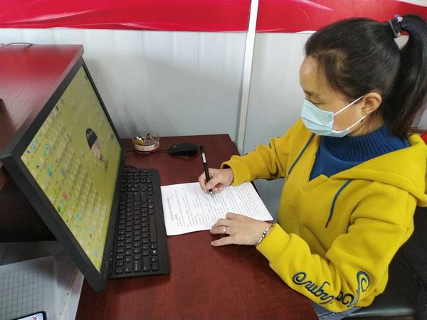 陜煤建設韓城分公司土建十二項目部“三八”婦女維權(quán)月巾幗維權(quán)在行動