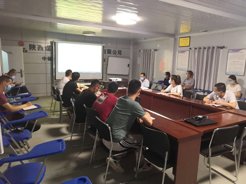 陜煤建設(shè)天工公司:學(xué)文件正確引導(dǎo),促廉潔永不褪色