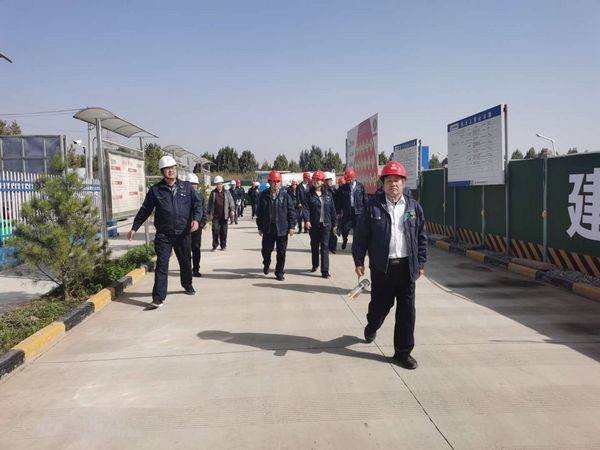 中央儲備糧西安直屬庫有限公司總經理牟敏一行觀摩調研陜煤建設天工公司中儲糧項目