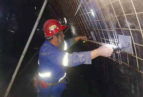 【春節(jié)一線報(bào)道】陜煤建設(shè)礦建三公司雙龍項(xiàng)目部：最美的“年味”叫堅(jiān)守