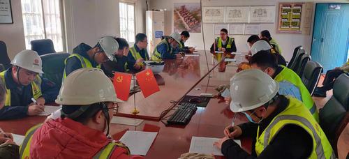 陜煤建設銅煤公司組織各支部黨員干部學習《中國共產黨黨員權利保障條例》