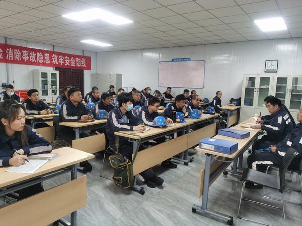 陜煤建設(shè)洗選煤運營公司紅柳林洗煤廠項目部：班前會“六步法”，筑牢首道安全防線