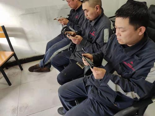 陜煤建設(shè)洗選煤運(yùn)營(yíng)公司檸條塔運(yùn)營(yíng)項(xiàng)目部開(kāi)展《職業(yè)病防治法》宣傳周活動(dòng)