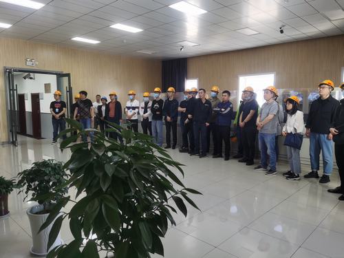 陜煤運銷集團(tuán)及陜西能源趙石畔煤電有限公司一行到陜煤建設(shè)洗選煤運營公司紅柳林洗煤廠項目部進(jìn)行參觀交流學(xué)習(xí)