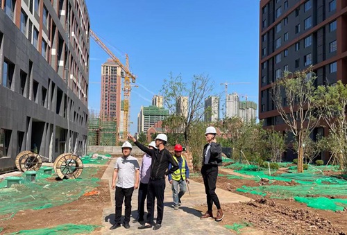 陜西德璟置業(yè)有限公司蒞臨陜煤建設(shè)公司藍(lán)山水岸項目進(jìn)行對標(biāo)學(xué)習(xí)