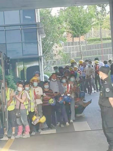 陜煤建設(shè)天工公司“移動接種車”進(jìn)工地300名工人 “一站式”接種疫苗