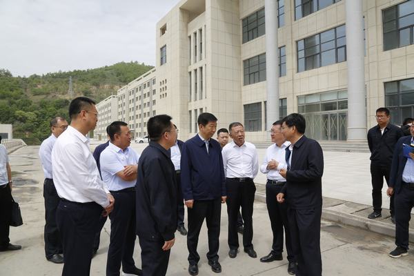 陜西省委常委、延安市委書(shū)記趙剛一行蒞臨陜煤建設(shè)礦建二公司車(chē)村項(xiàng)目部檢查指導(dǎo)工作