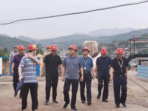 韓城礦業(yè)公司領導蒞臨陜煤建設礦建二公司王峰項目部檢查指導工作