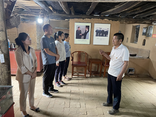 陜煤建設機電安裝公司走進紅色地下交通站舊址悟思想