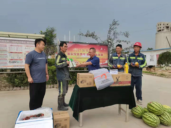 陜煤建設機電安裝公司：辦實事為職工撐起“遮陽傘”