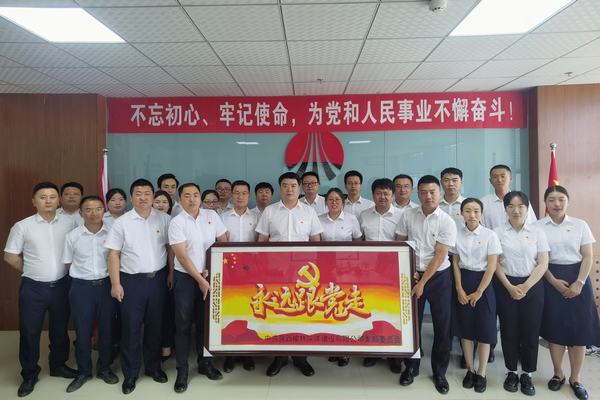 陜煤建設榆林公司開展“憶黨史 強黨性 爭先鋒 促發展”主題黨日活動