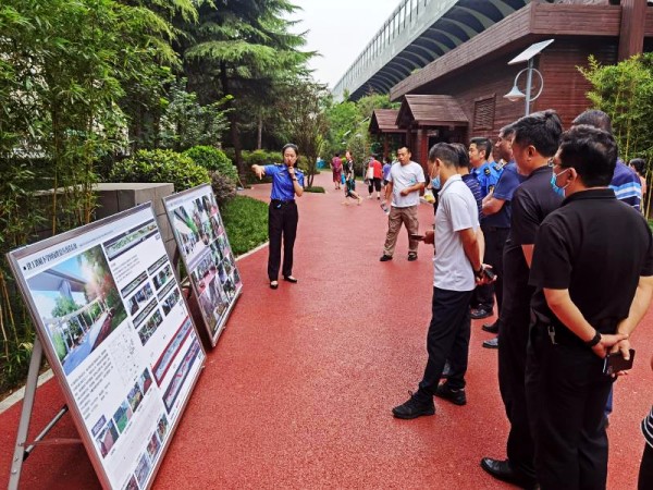 閻良區考察團一行深入陜煤建設澄合分公司承建的西安背街小巷提升改造項目進行考察