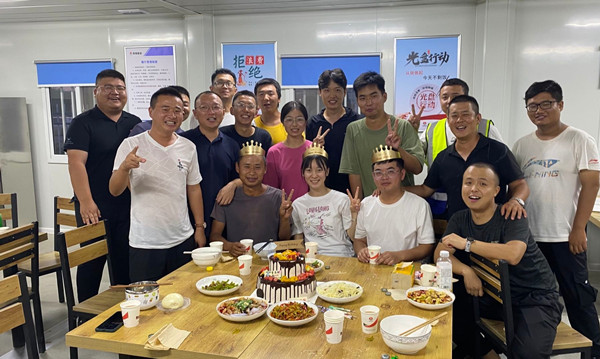 陜煤建設(shè)咸陽分公司項目部集體過生日，親情化管理“放光芒”