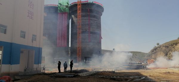 陜煤建設天工公司安裝三部精煤倉 滑模施工順利完成