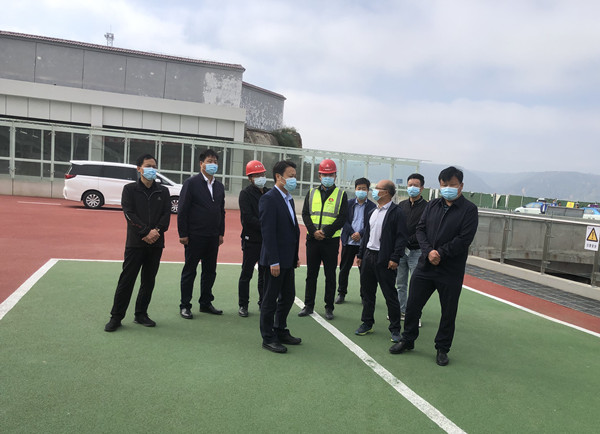 彬州市市長陳加寶、副市長馮永勝蒞臨銀西高鐵彬州站前廣場項目調研指導