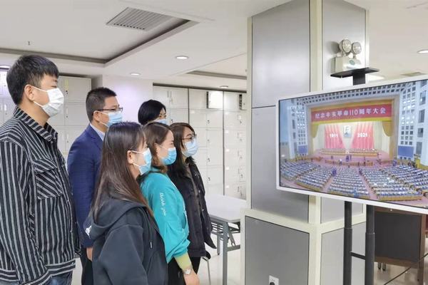 陜煤建設礦建二公司組織觀看紀念辛亥革命110周年大會