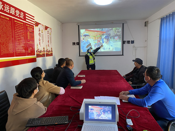 陜煤建設澄合分公司物管部開展“一盔一帶”交通安全主題宣傳活動