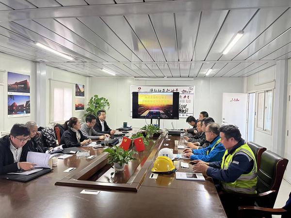 陜煤建設銅煤公司第十六項目部承建的榆林化學廠前區(qū)培訓中心通過創(chuàng)優(yōu)奪杯專家組驗收