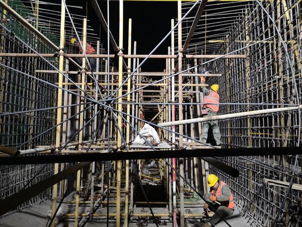 陜煤建設(shè)銅煤公司第六項目部晝夜奮戰(zhàn)，打響進(jìn)度保證攻堅戰(zhàn)