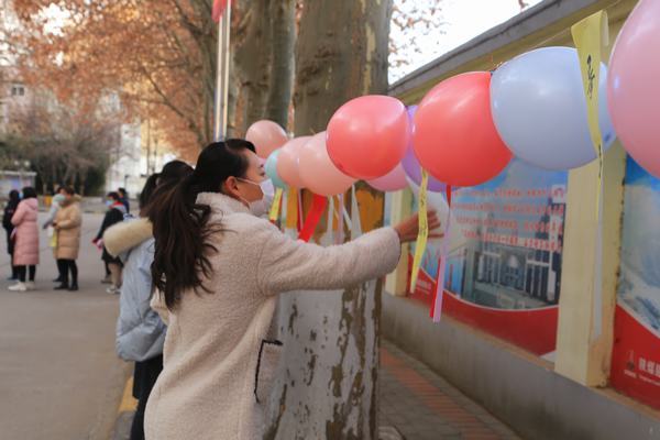 陜煤建設(shè)銅煤公司開展“歡樂(lè)迎新年，趣味猜燈謎”活動(dòng)