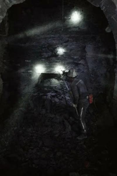 陜煤建設礦建二公司王峰項目部：2022年首月完成雙貫通