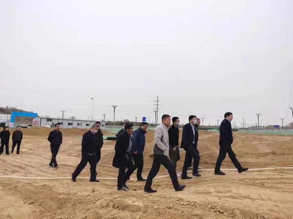 科創新城管委會張偉一行蒞臨科創新城同慧運動公園項目檢查指導工作