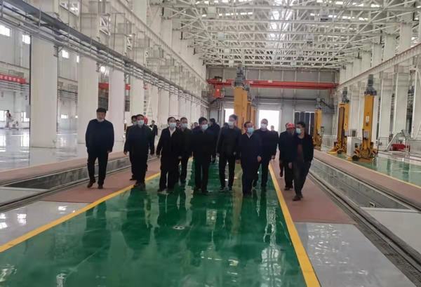 陜煤集團陜西鐵路物流集團黨委書記、董事長趙國智蒞臨靖神鐵路孟家灣站機輛中心檢查指導工作