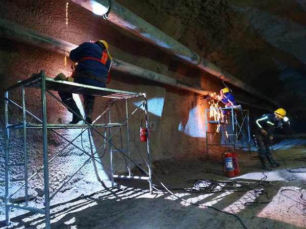 陜煤建設機電安裝公司酒鋼項目部：管道安裝“跑”出加速度