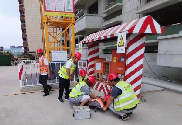 陜煤建設銅煤公司延安項目部開展觸電事故應急演練