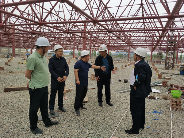 陜煤建設(shè)漢中分公司赴渭南開沃新能源汽車基地項(xiàng)目對標(biāo)鋼網(wǎng)架頂升技術(shù)