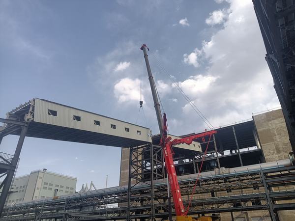 陜煤建設榆林公司神木電石棧橋工程桁架吊裝4天完成13跨，跑出項目“加速度”