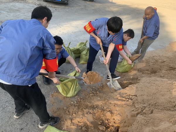 陜煤建設韓城分公司安裝三項目部青年突擊隊助力安全生產月