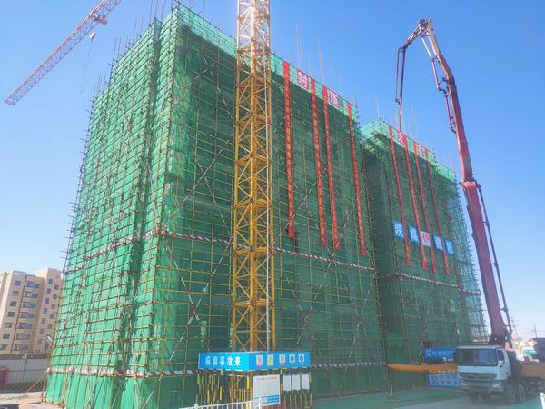 陜煤建設內蒙古分公司正泰雅苑B區(qū)項目5#樓主體工程順利封頂