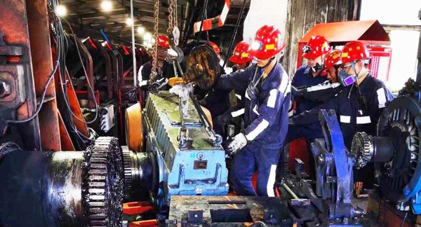 陜煤建設洗選煤運營公司：戰(zhàn)高溫 忙檢修 他們全力以赴