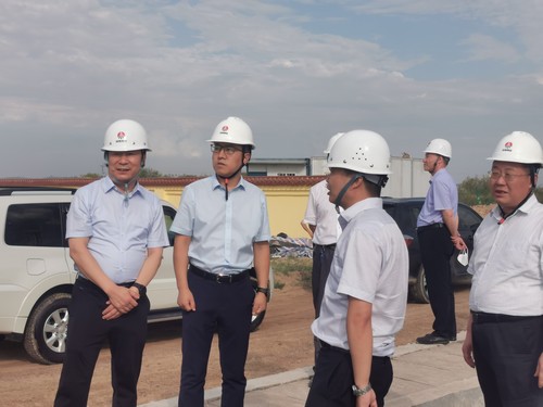 陜煤集團基本建設管理部總經理李仰東一行蒞臨陜煤建設榆陽煤炭物流園區項目調研指導工作