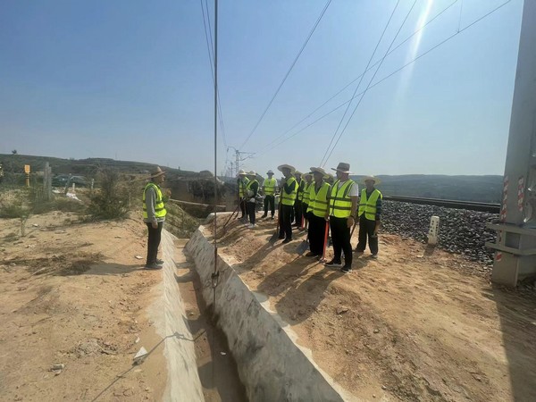 聞“汛”而動，陜煤建設路橋分公司靖神鐵路項目部全力搶修水毀地段工程